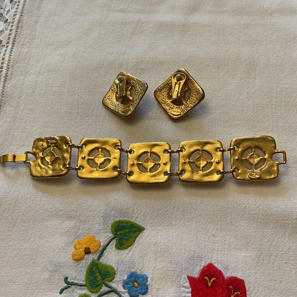 Park lane golden bracelet and earrings set - Picture 3 of 4